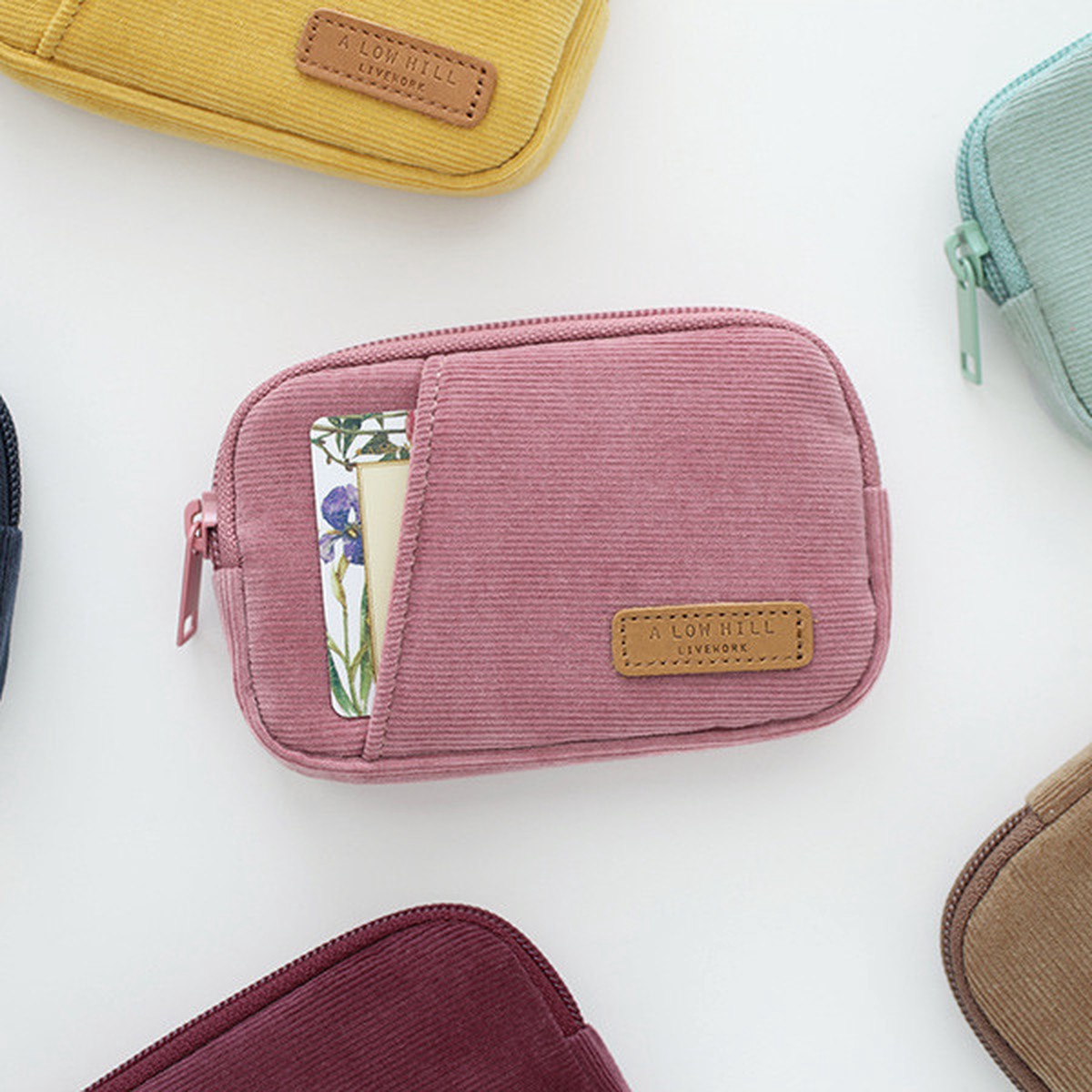 A low hill winter corduroy pocket card case
