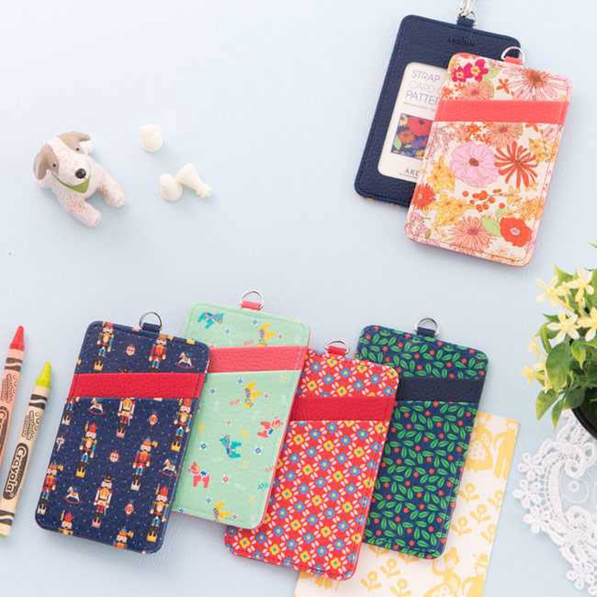 Ardium Flower pattern flat card holder case with neck strap