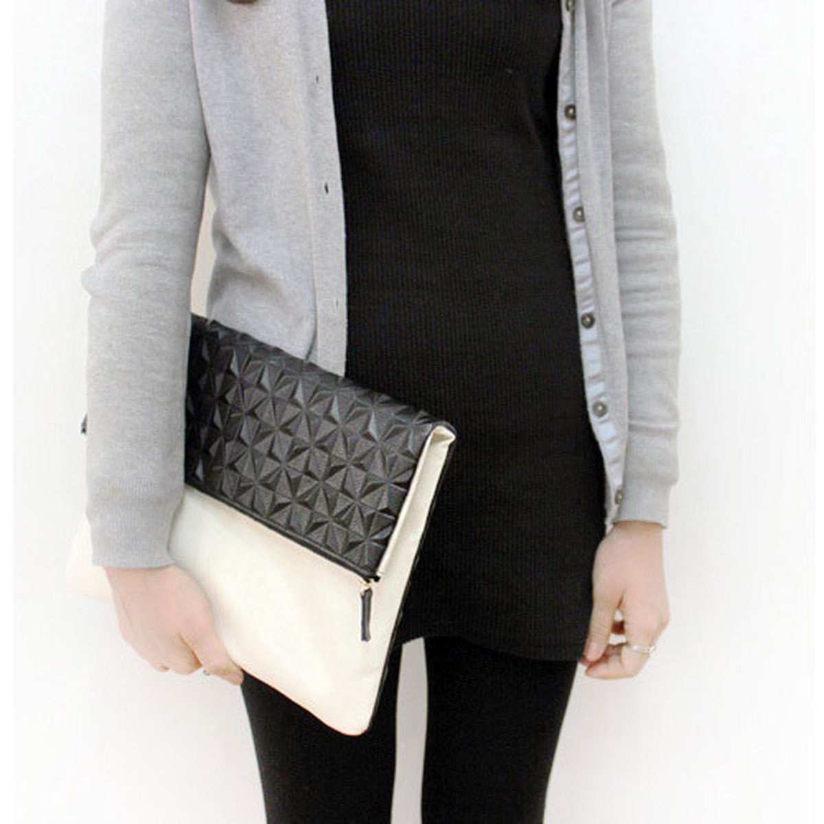 Fenice Embossing geometric pattern clutch bag